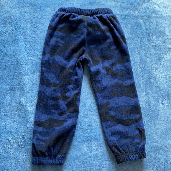 2 pair of Carter’s brand pants. Size 2T - Picture 11 of 11